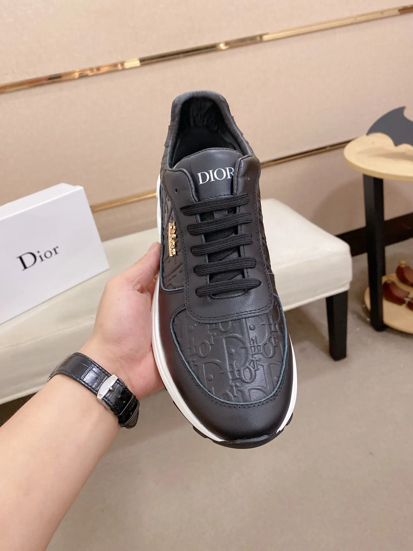 Men's shoes💰: 462💰 [Dior·Dior] New casual sports style men's shoes, new spring and summer design, perfect workmanship, lace-up style to create wardrobe quality, upper: imported first-layer cowhide, sheepskin lining is soft and comfortable, ultra-light TPU wear-resistant outsole, simple, versatile fashion men's shoes, excellent color code number 38--44. Can be customized 45 non-returnable